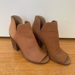 Steve Madden Tala Open Peep Toe Block Heel Booties Perforated Brown Leather Sz 7